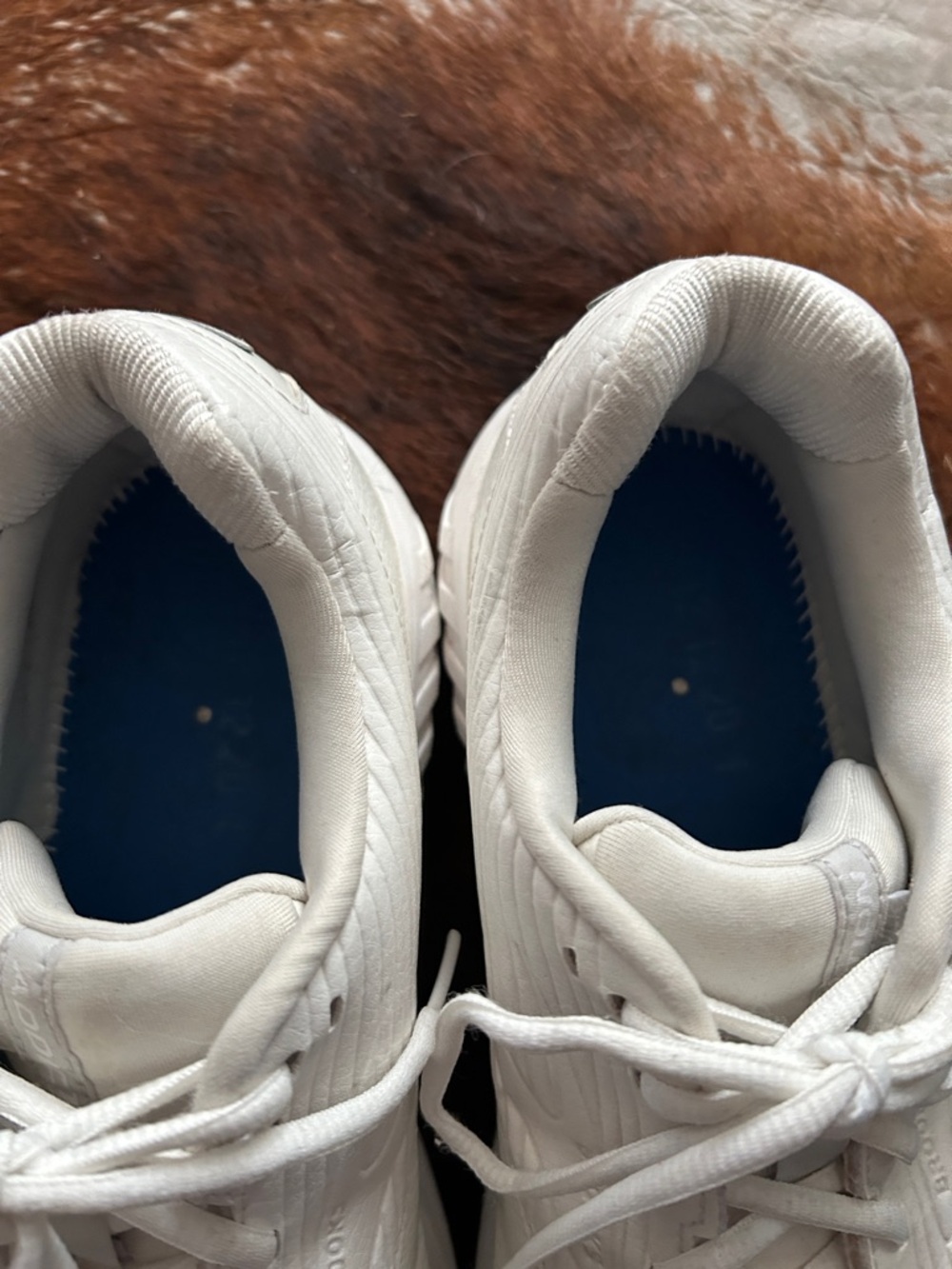 Brooks mens wide All-White Leather Athletic Sneakers - Picture 3 of 5